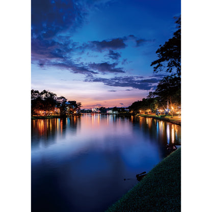 夕暮れの川（縦型）